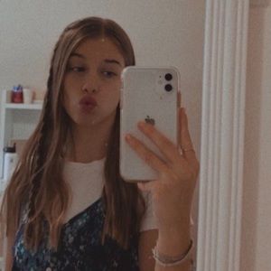 Meet your Posher, Brooke